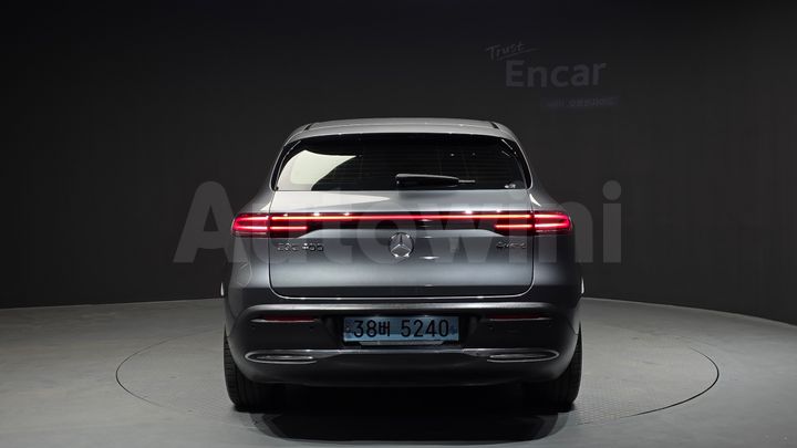 Mercedes Benz EQC 2021 — 4