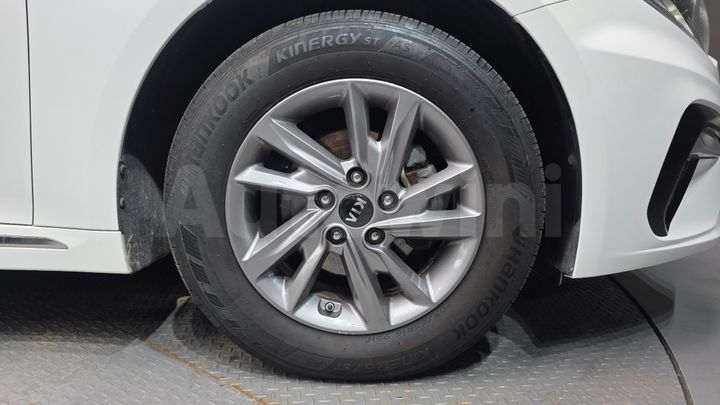 Kia K5 2019 — 5