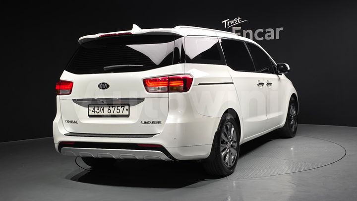 Kia Carnival 2018 — 2