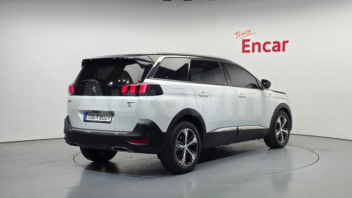 Peugeot 5008 2021 — 2