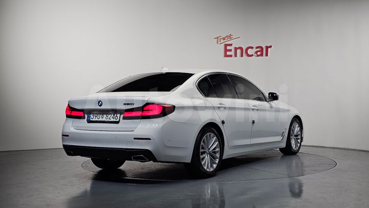 BMW 5 Series 2023 — 2