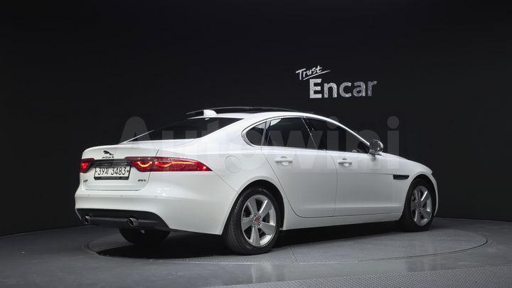 Jaguar XF 2018 — 2