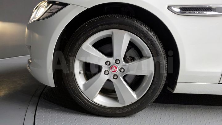 Jaguar XF 2018 — 5