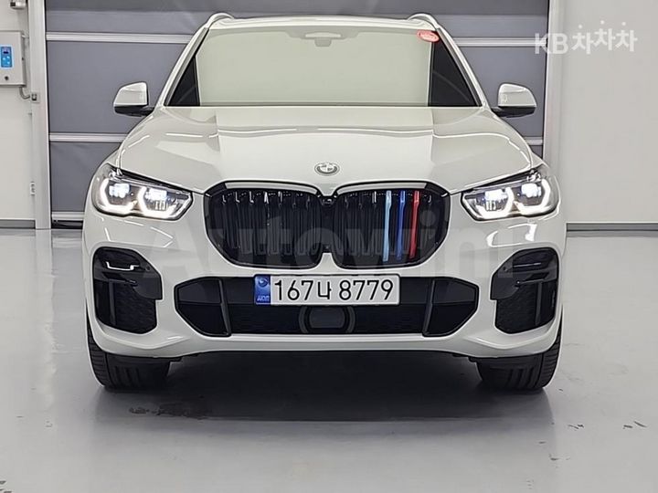 BMW X5 2023 — 2