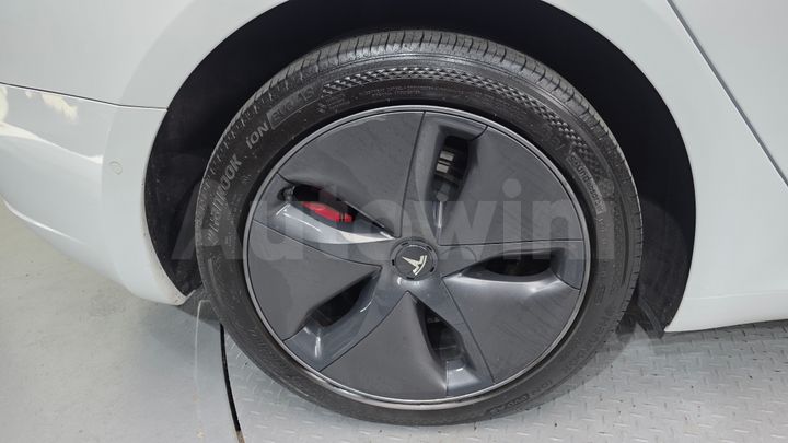 Tesla Model 3 2020 — 5