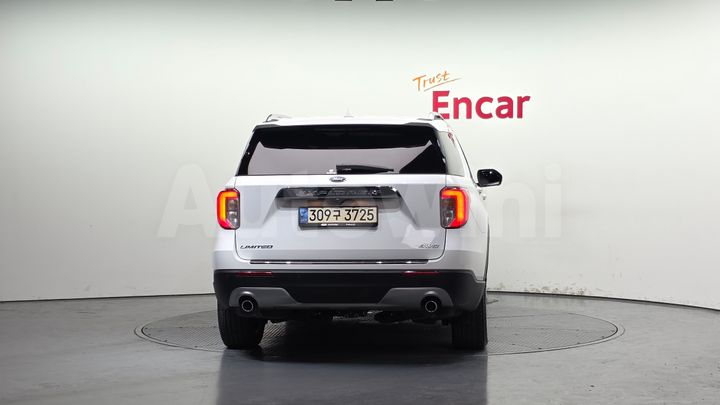 Ford Explorer 2021 — 4