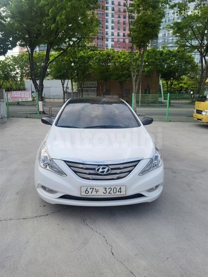Hyundai Sonata 2011 — 3