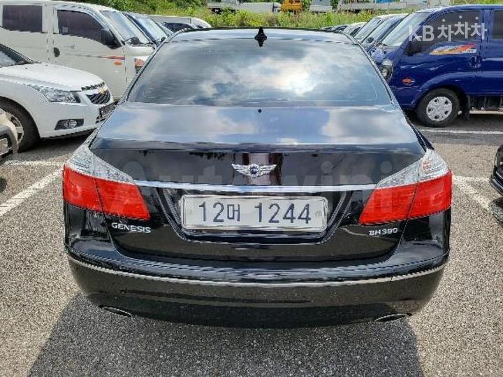 Hyundai Genesis 2008 — 3