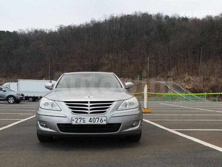 Hyundai Genesis 2009 — 2
