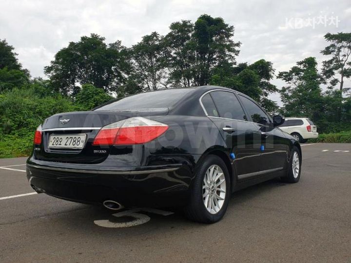 Hyundai Genesis 2009 — 5