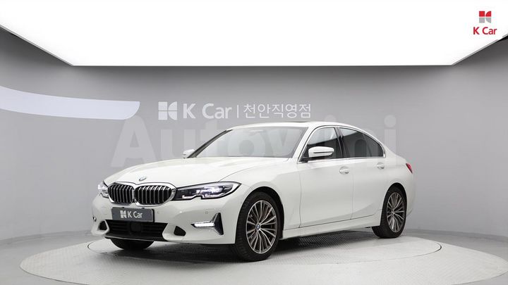 BMW 3 Series 2021 — 3