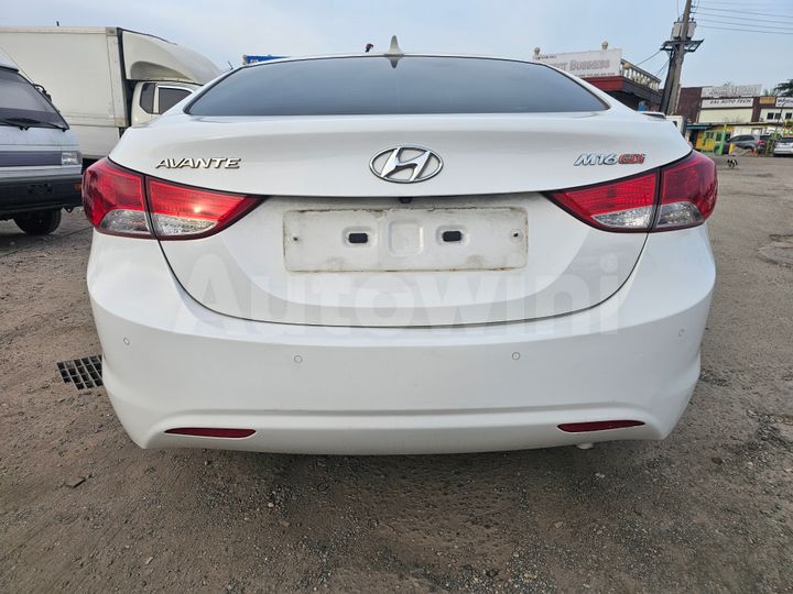Hyundai Avante 2012 — 4