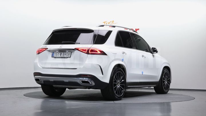 Mercedes Benz GLE Class 2023 — 2