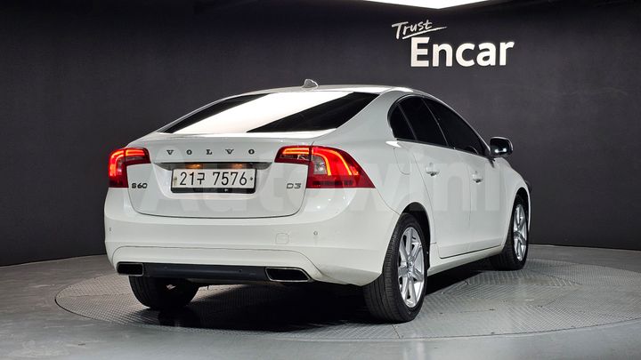 Volvo S60 2018 — 2