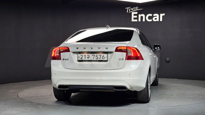 Volvo S60 2018 — 4