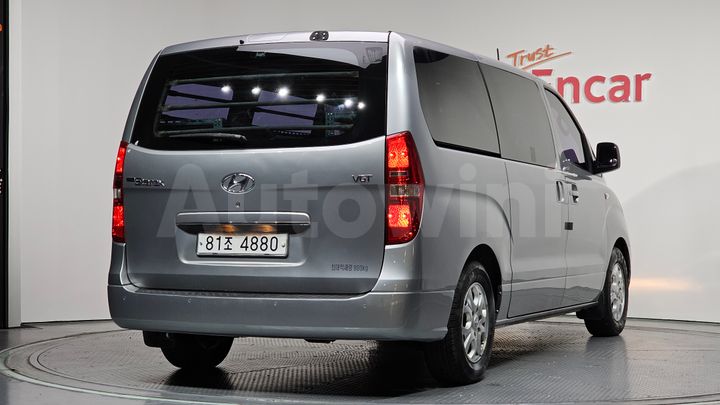 Hyundai Starex 2015 — 2