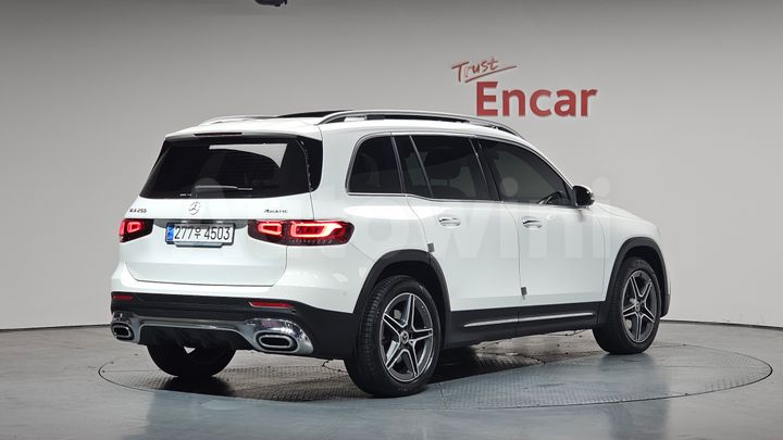 Mercedes Benz GLB Class 2023 — 2