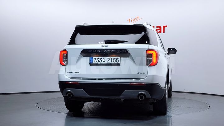 Ford Explorer 2021 — 4