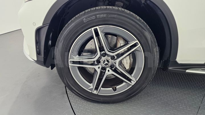 Mercedes Benz GLC Class 2022 — 5
