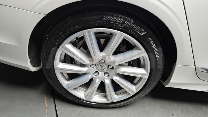 Volvo S90 2019 — 5