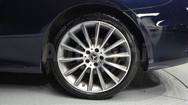 Mercedes Benz C Class 2018 — 5