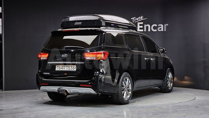 Kia Carnival 2018 — 2