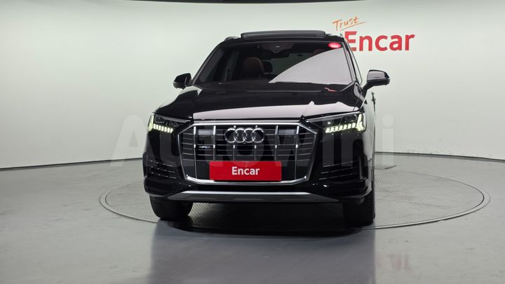 Audi Q7 2021 — 3