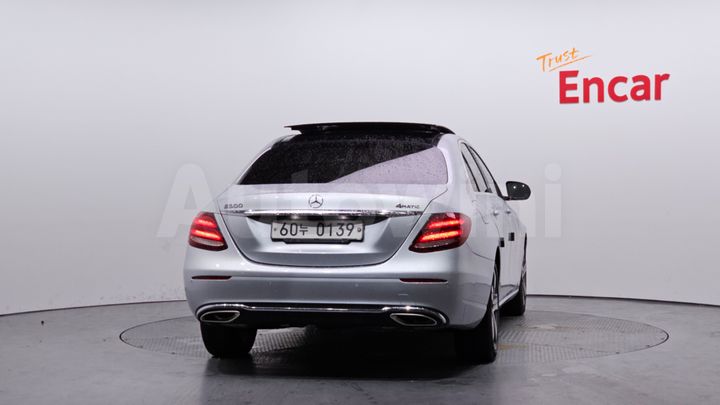Mercedes-Benz E Class 2017 — 4