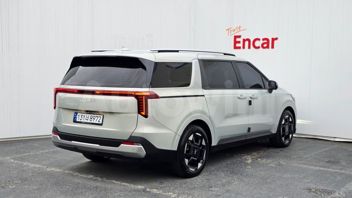 Kia Carnival 2025 — 2