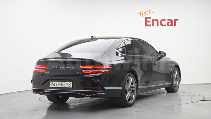 Genesis G80 2025 — 2
