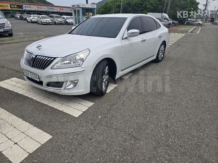 Hyundai Equus 2010 — 2