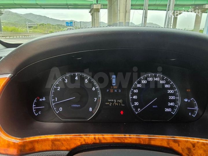 Hyundai Equus 2010 — 5