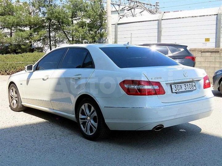 Mercedes Benz E Class 2011 — 3