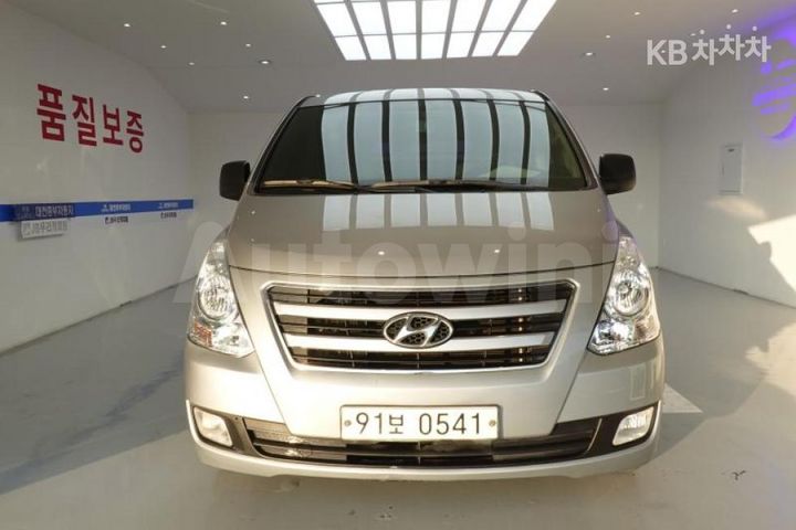 Hyundai Starex 2018 — 2