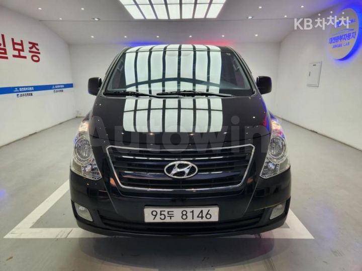 Hyundai Starex 2017 — 2