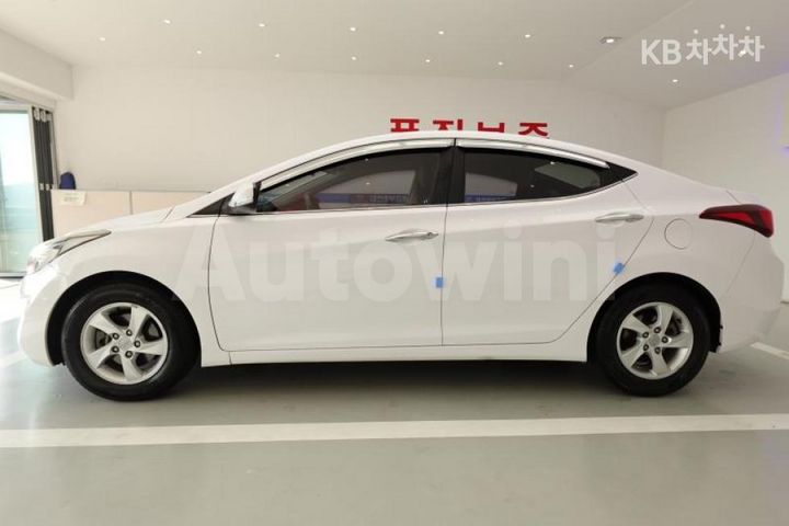 Hyundai Avante 2014 — 3