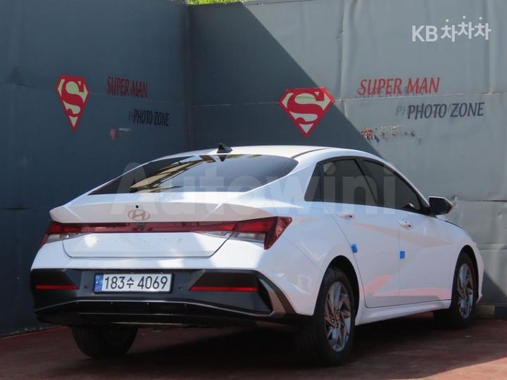 Hyundai Avante 2024 — 3