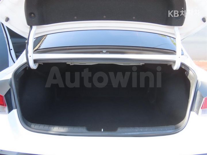 Hyundai Avante 2024 — 5