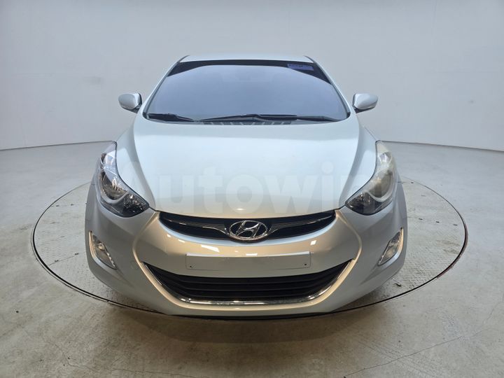Hyundai Avante 2012 — 2