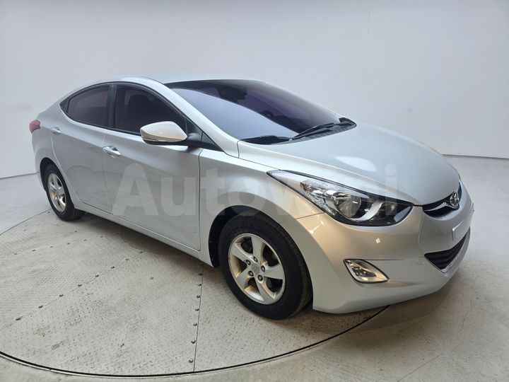 Hyundai Avante 2012 — 3