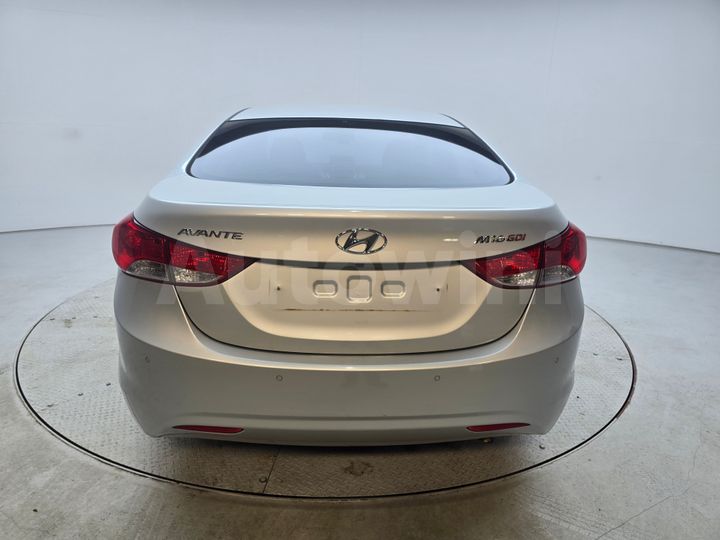 Hyundai Avante 2012 — 5