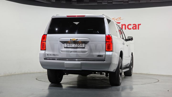 Chevrolet Suburban 2017 — 4