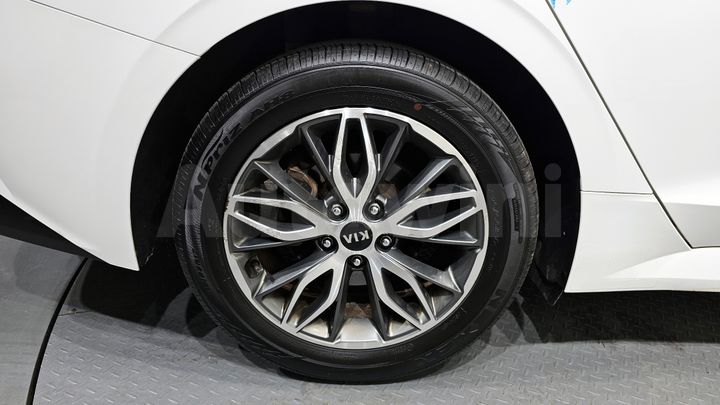 Kia K5 2020 — 5
