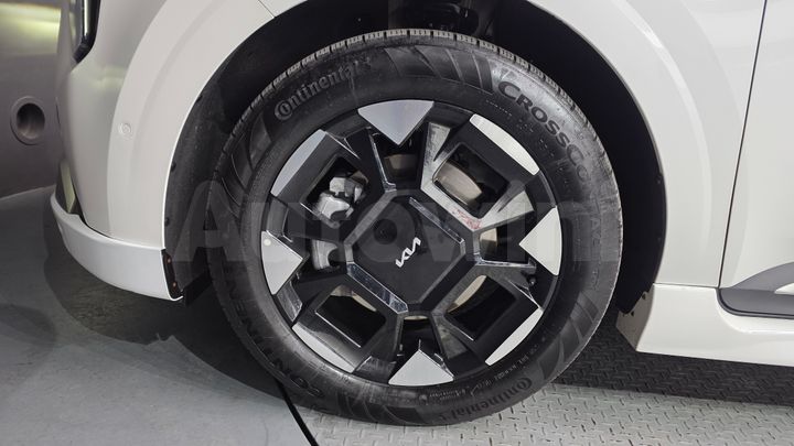 Kia Carnival 2025 — 5