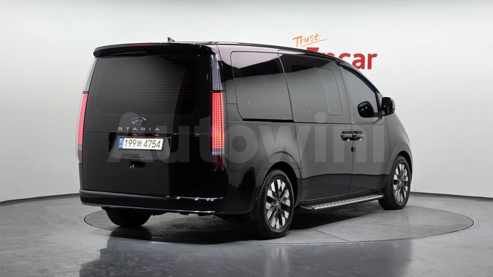 Hyundai Staria 2023 — 2