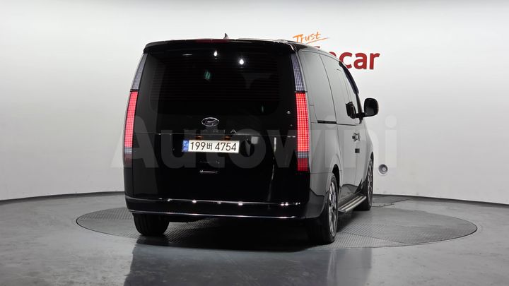 Hyundai Staria 2023 — 4