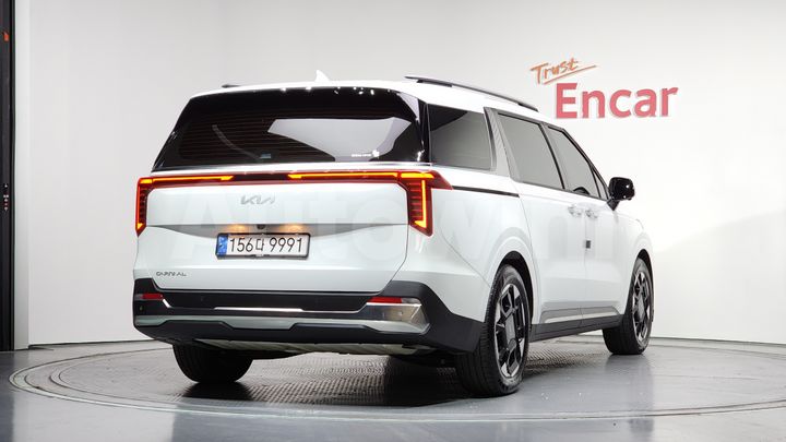 Kia Carnival 2025 — 2