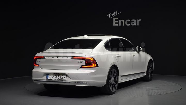 Volvo S90 2024 — 2