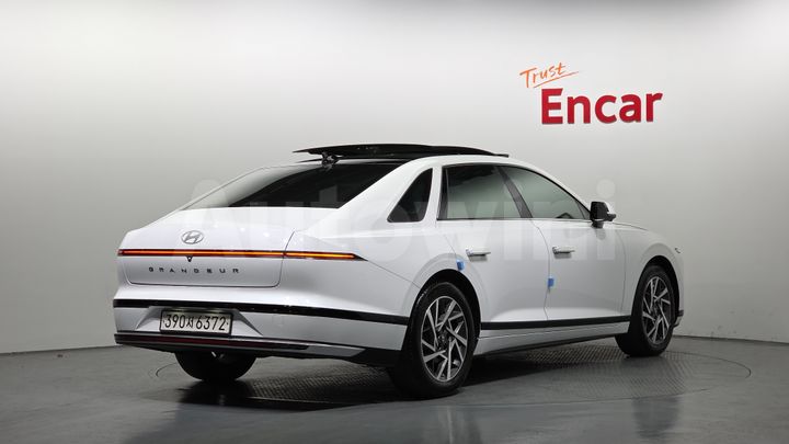 Hyundai Grandeur 2023 — 2
