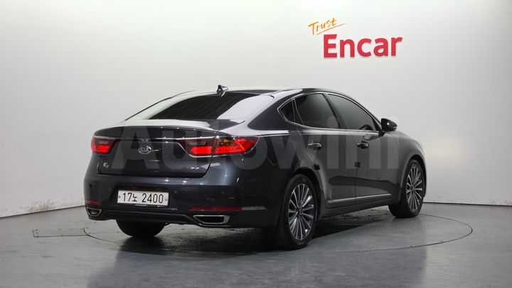 Kia K7 2017 — 2
